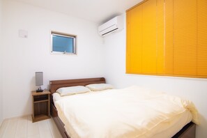 3 Story House | 3 bedrooms, free WiFi