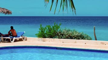 Apartment | Pool | Outdoor pool