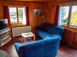 House | Living room - Detached Chalet at the alm in the Car-free Village of Rosswald. Outstanding View (Termen)
