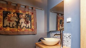Bathroom - Luxury Furnished Apartment in West Flanders (Heuvelland)