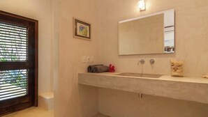 Unclassified image, 5 of 39, button - Villa with Swimming Pool & Great Sea View near Center of Kralendijk on Bonaire (Kralendijk)