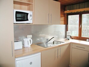 House | Private kitchen - Bungalow in Belgium Near Green Hills (Rendeux)