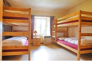 House | 9 bedrooms, individually furnished