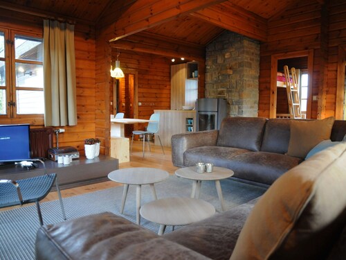 Traditional Chalet with Sauna, Spa Tub, & Relaxation Space near La Roche