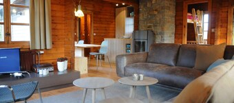 ชาเลตแบบดั้งเดิมพร้อมซาวน่า, สปาทับ และพื้นที่ผ่อนคลายใกล้ลา โรช