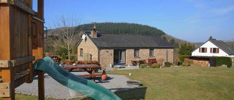 House | Outdoor dining