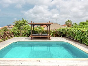 Outdoor pool - Tropical Villa with Private Swimming Pool near Jan Thiel in Willemstad (Jan Thiel)