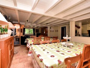 Dining - Beautiful, Atmospheric and Spacious Chalet With Sauna, Open and Covered Terraces and Garden (Durbuy)