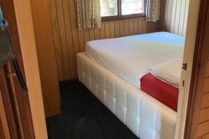 Chalet | 2 bedrooms, individually furnished, bed sheets
