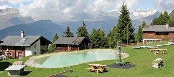 This Chalet is in an Attractive Position in the Car-free Village of Rosswald