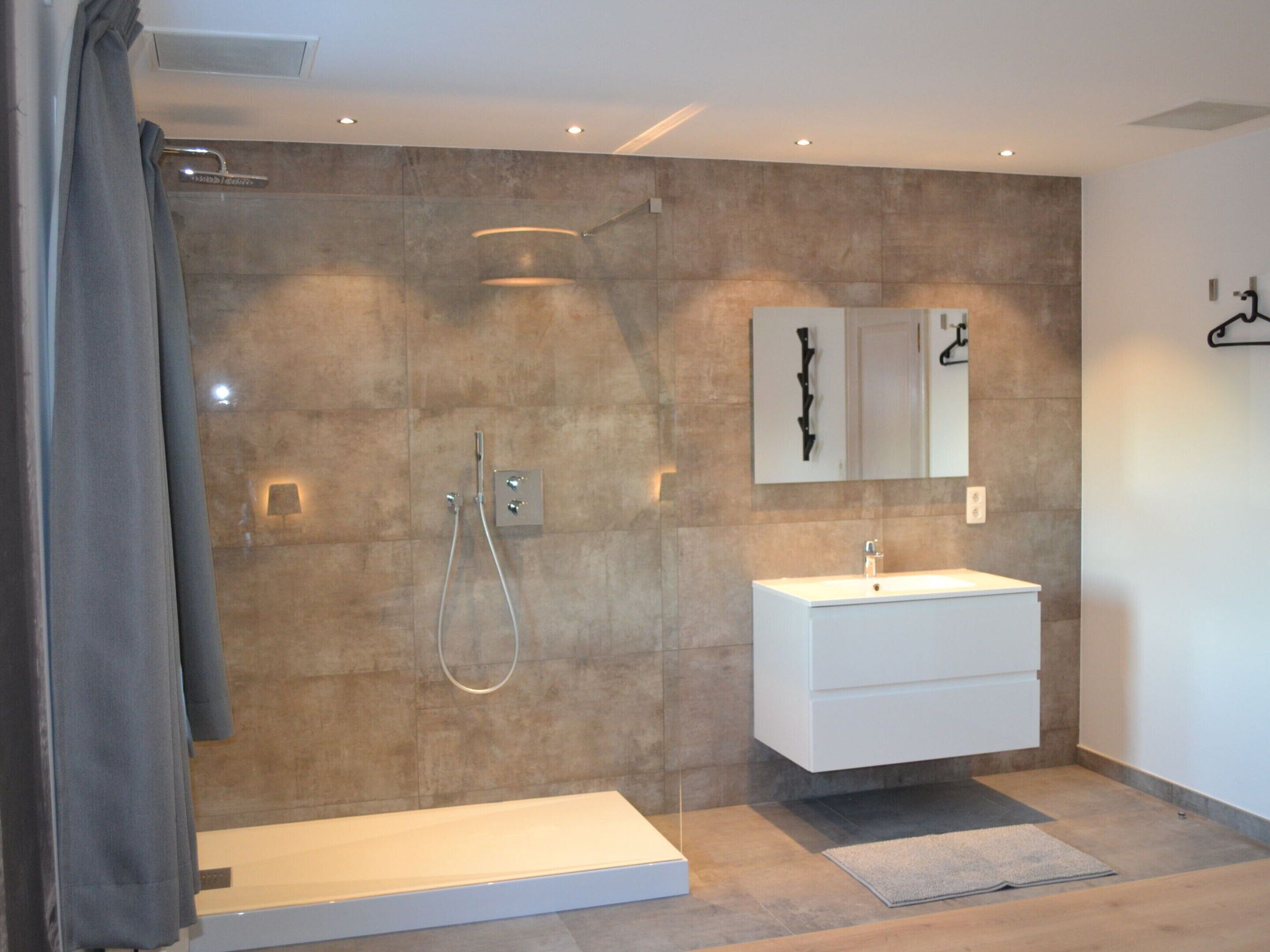 House | Bathroom