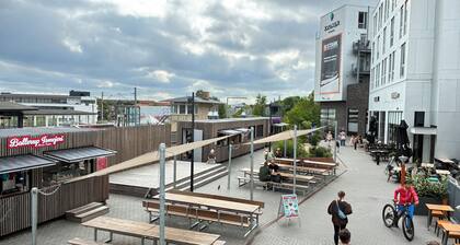 Metro Apartment with dual balcony closed to public Transport and shopping.