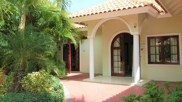 House | Bahagian luar