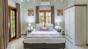 Unclassified image, 4 of 36, button - Modern Villa Near the Beach of Mambo With Private Pool (Willemstad)