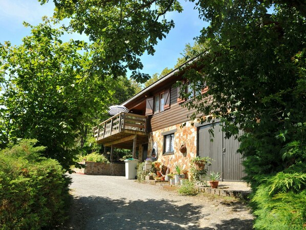 Exterior - Modern Holiday Home in Durbuy With Garden (Durbuy)