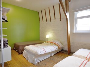 House | 5 bedrooms, individually furnished, bed sheets - Oud Schooltje De Linde for Twenty Person (Heuvelland)