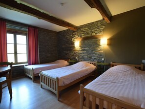 House | 8 bedrooms, individually furnished, bed sheets - Holiday Home in Tenneville With Private Sauna (Tenneville)