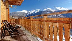 House | Balcony - Comfortable and Charming Chalet With Internet Access and Open Fire log (Heremence)