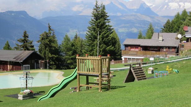 Children’s area - Gorgeous Chalet in Rosswald in Prime Location (Termen)