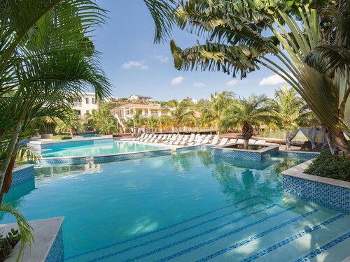 Modern Holiday Home Near Mambo Beach in Willemstad