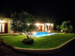 Villa | Garden