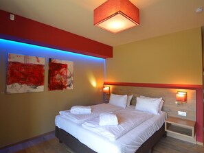 4 bedrooms, individually furnished, iron/ironing board, bed sheets - Malmedy Hillside Spa Retreat (Malmedy)