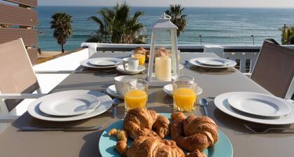 20 km from Barcelona from beach apartment