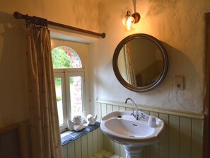 House | Bathroom