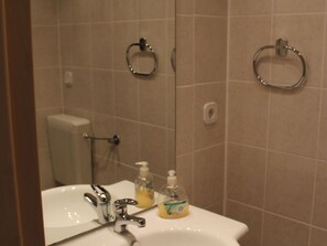 Apartment | Bathroom - Cozy Apartment in Rerik near Sea Beach (Rerik)