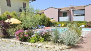 Pool - Holiday Home in Lazise Near Lake Garda (Lazise)