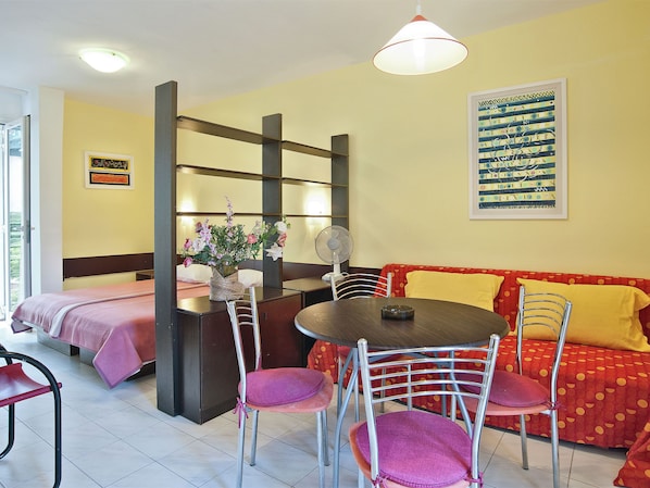 Apartment - Homely Apartment in Rovinj Near Sea (Rovinj)