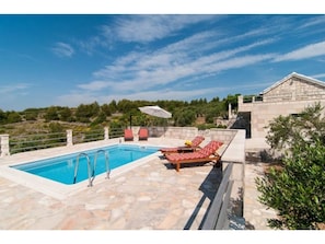 Exterior - Island 3-Stone House Ranch (Selca)