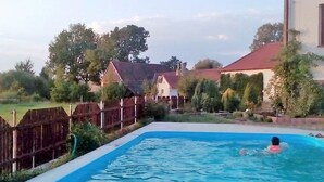 Pool - Spacious Holiday Home With 7 Bedrooms and Pool in South Bohemia (Skrýchov u Malšic)