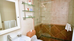 House | Bathroom - Magnificent Holiday Home in Kralendijk With Terrace (Kralendijk)