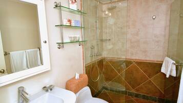 House | Bathroom | Bathtub, towels