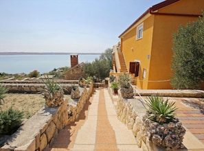 Exterior - Boutique Apartment in Tribanj With Terrace (Starigrad)