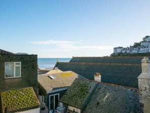 House | View from room - Luxurious Holiday Home Near the Beach at Looe Cornwall (Looe)