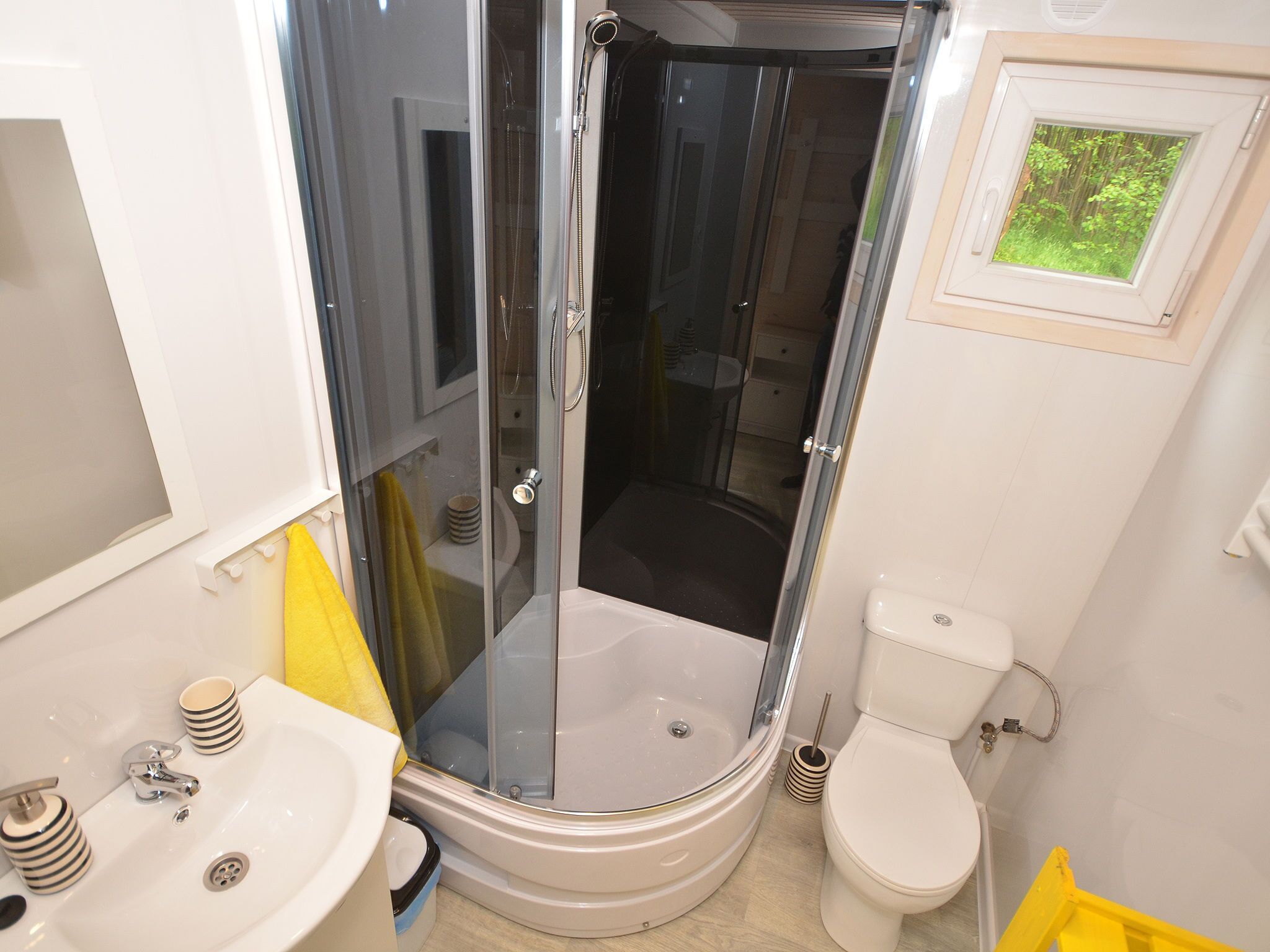 House | Bathroom | Shower, towels
