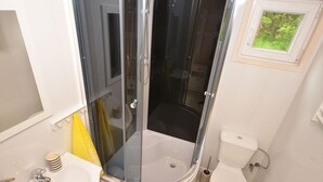 บ้านพัก | ห้องน้ำ | ฝักบัว, ผ้าเช็ดตัว