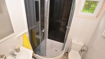 House | Bathroom | Shower, towels
