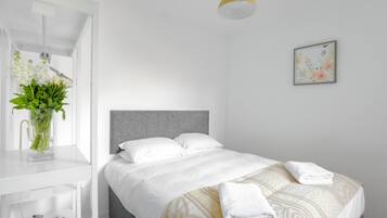 2 chambres, fer et planche Ă repasser, Wi-Fi gratuit, draps fournis