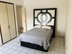 2 bedrooms - Departamento 150 Mts Zona Hotelera (Country Club)