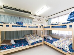 1 habitación, escritorio y sistema de insonorización 