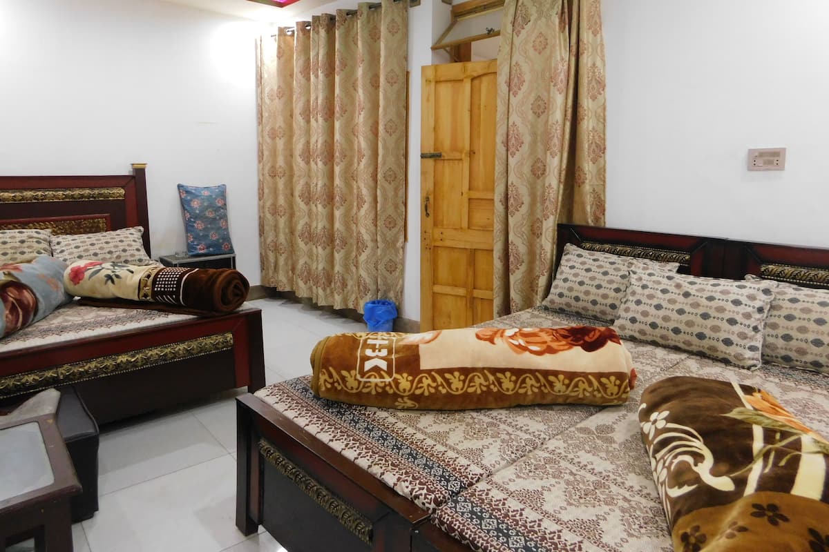 Family Room | Iron/ironing board (on request), WiFi (free)