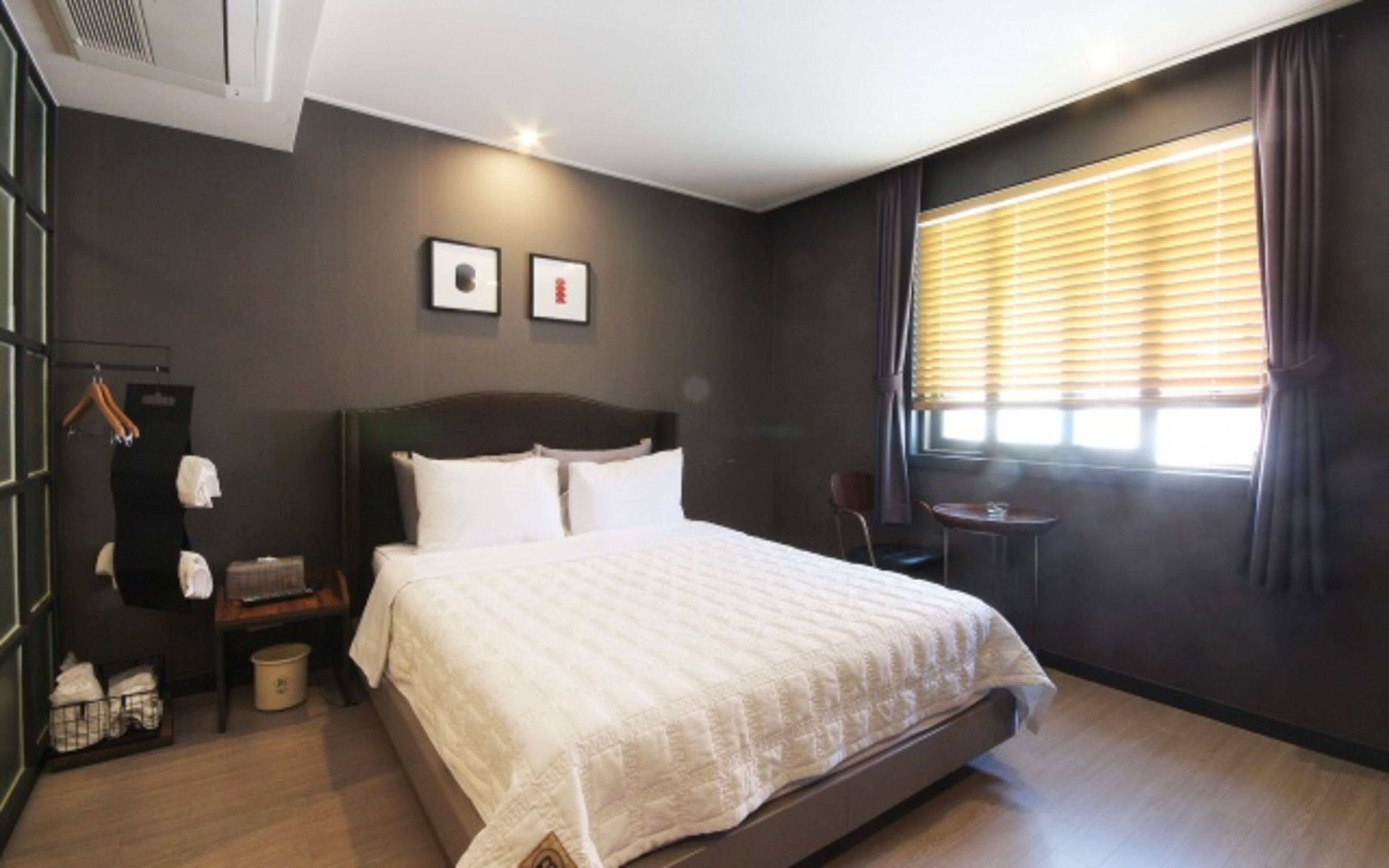 desk, blackout curtains, free wifi