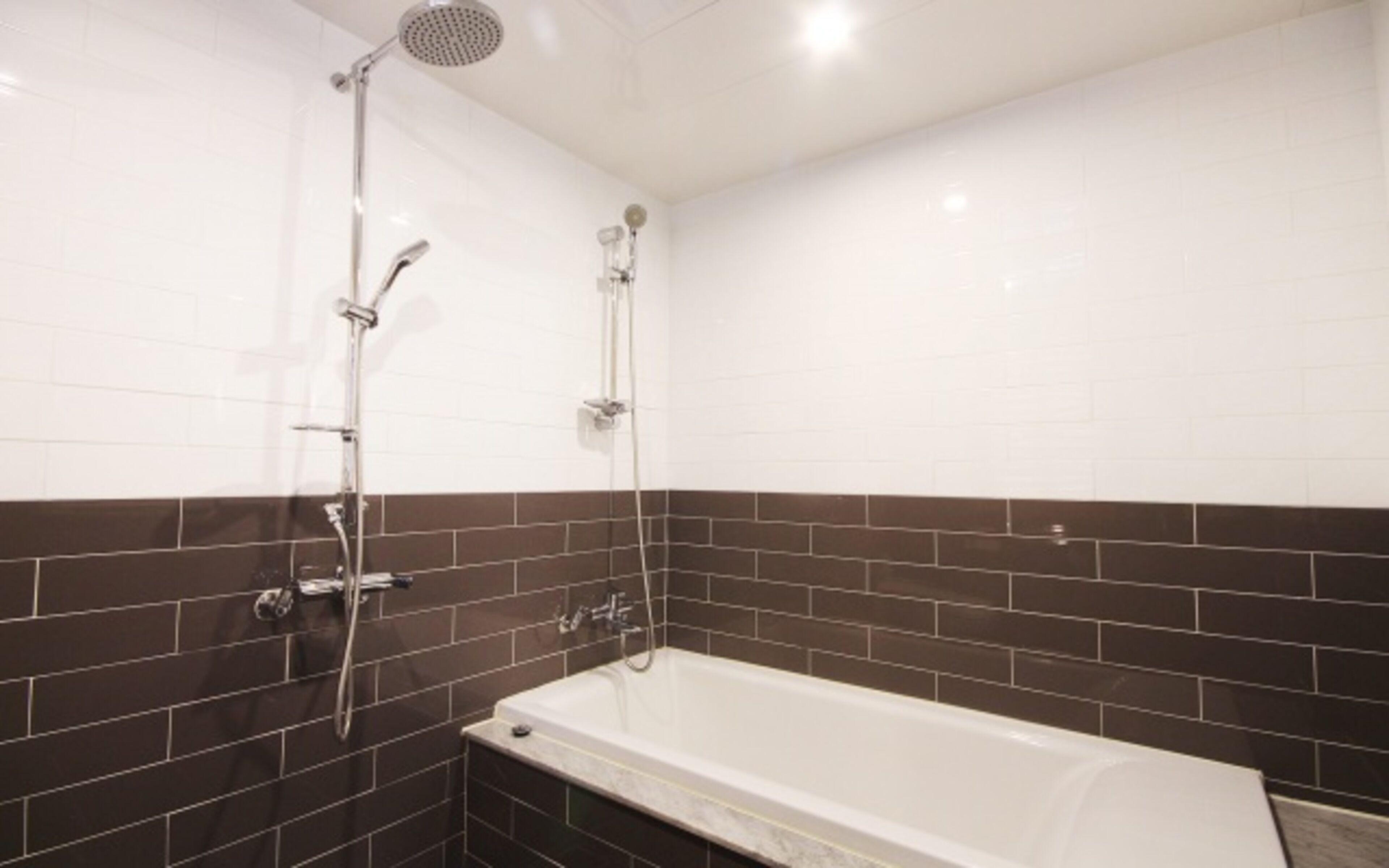 deluxe double room | deep-soaking bathtub