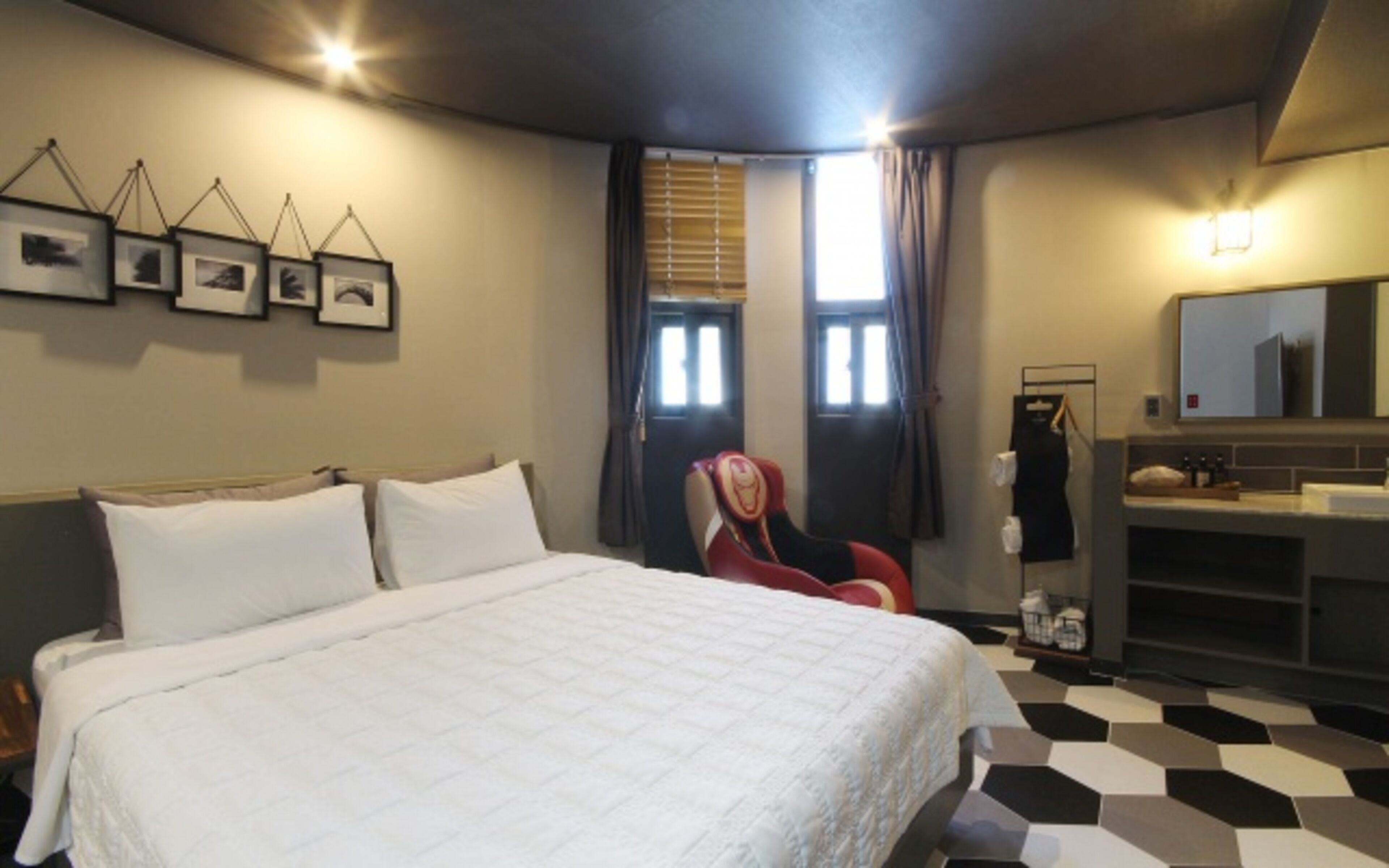 deluxe double room | desk, blackout curtains, free wifi