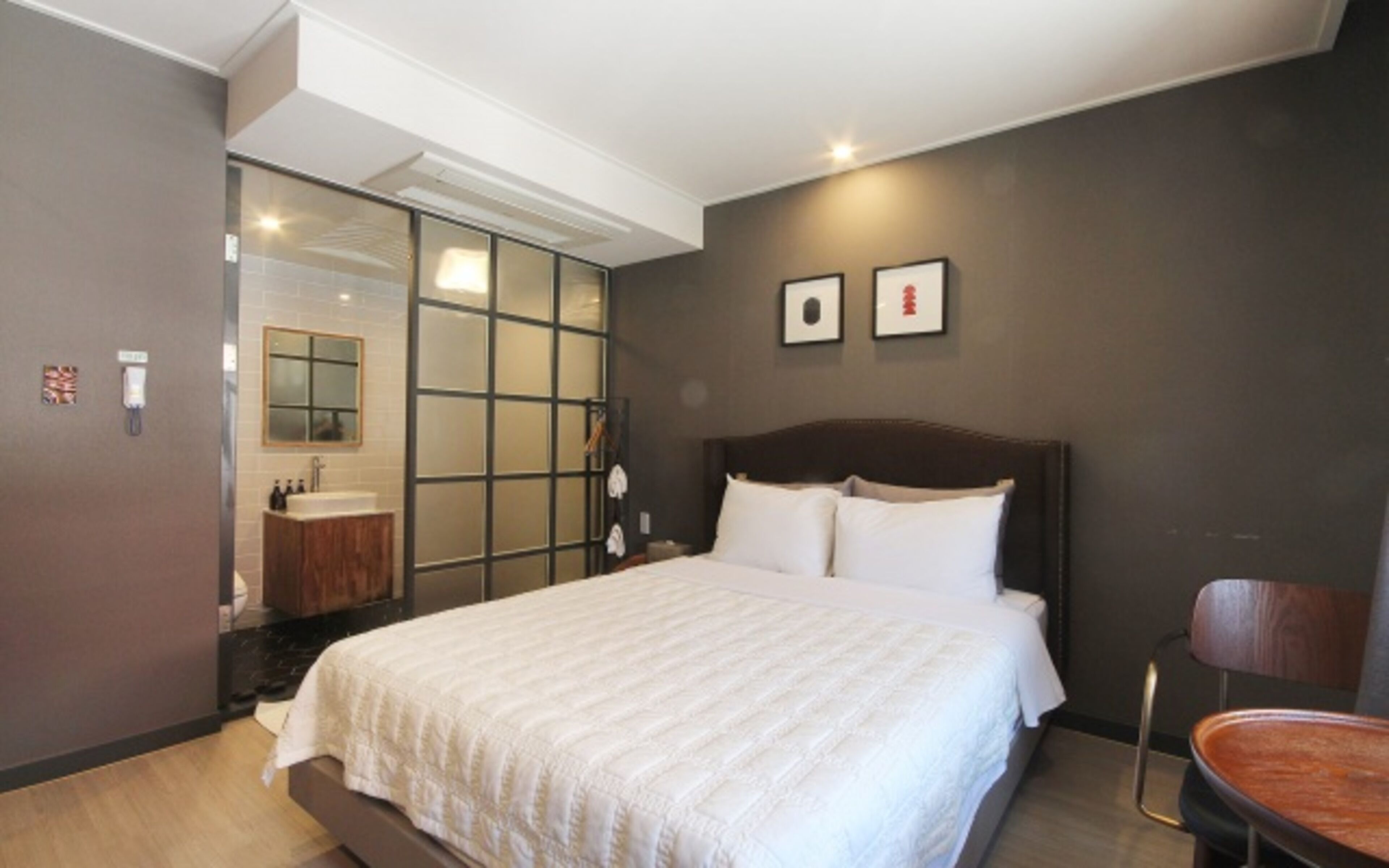 desk, blackout curtains, free wifi