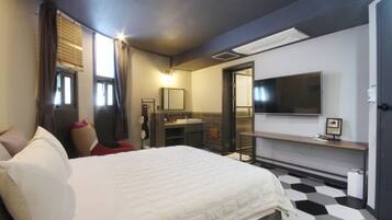 Deluxe Double Room | Desk, blackout drapes, free WiFi