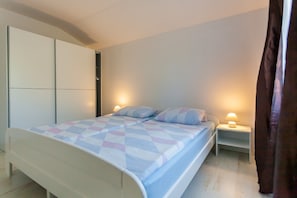 Apartment | 1 bedroom, bed sheets - Adorable House Apartment With Roof Terrace (Malinska-Dubasnica)